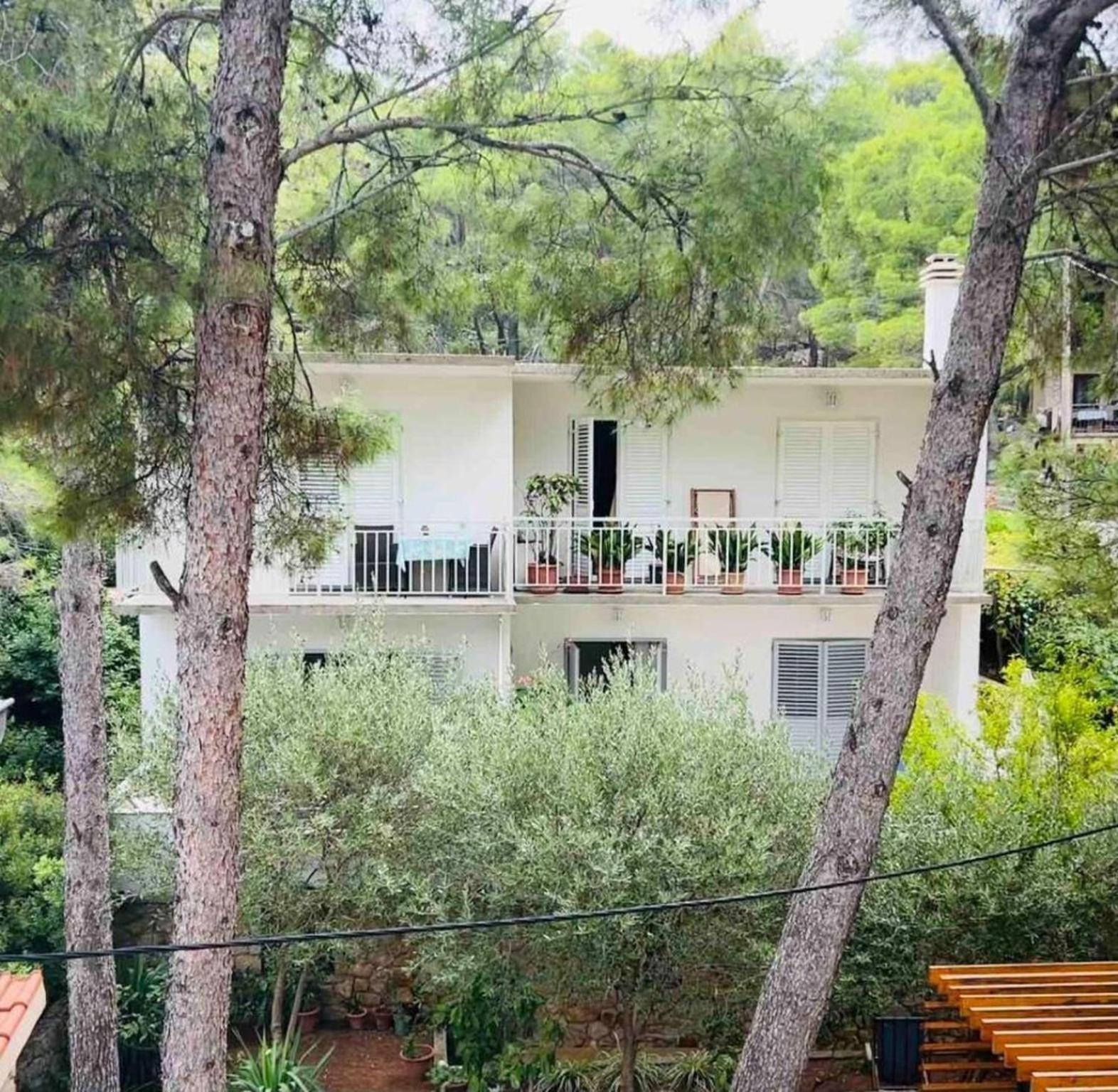 Apartments Matkov - Quite And Peaceful Location Jelsa  Zewnętrze zdjęcie